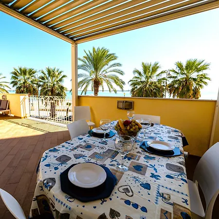 Mare E Castello Daire Manfredonia